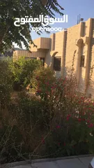  5 منزل مستقل للبيع على شارعين