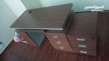  4 Beautiful office table for sale