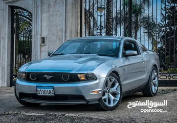  6 ford mustang 2011 super clean