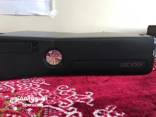  1 شبه جديدX box 360 مع كامل ملحقاته استعمال خفيف مع شاشة 32 بوصة