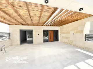  14 حديقة على مستوى الشارع  ومدخل خاص