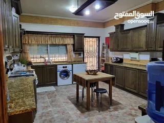  12 شقه طابقيه ارضيه ديبلوكس مع كراج وحديقه ام السماق الجنوبي