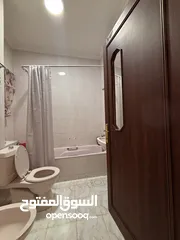  12 شقة طابق اخير 220م للبيع ضاحية الرشيد