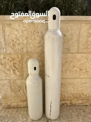  4 أسطوانات أكسجين
