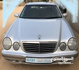  1 مرسيدس E240 جمرك نضيفة جدًا محرك سعة  6V موديل 2000 ماشيه  215 الف كيلو بالضمانه وكربون موجود بالكشف