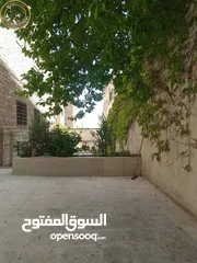  4 شقة مميزة للبيع في الجاردنز 130م مع ترسات وحديقة بسعر مغري