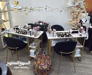  1 بيع أغراض صالون تجميل بسبب السفر عدة أضافر وبشرة وليزر