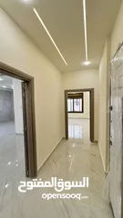  5 شقق جديده من المالك/ مجمع عمان مقابل الكارفور