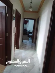  2 شقة مرتبة ونظيفة للبيع منطقة الهاشمي الشمالي غير مرهونة ، للتواصل مع رقم البائع مباشرة