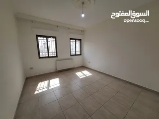  5 شقة غير مفروشة للإيجار  ( Property 41758 ) سنوي فقط