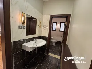  22 شقة من فيلا - ام أذينة - 3نوم 1ماستر - 350م - ارضي - مدخل مستقل - قرب الخدمات