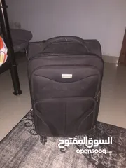  2 شنطة سفر للبيع بحالة جيدة جدا