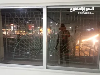  8 طابق كامل للأجار تجاري/ صناعات خفيفه مقابل مخابز جواد على الأتوستراد مباشره