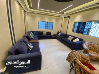  1 طقم كنب كورنر فاخر جدا تفصيل خشب ممتاز