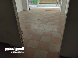  4 دكان / مخزن / مكتب للايجار سوق زمزم وسط البلد الطابق الاول