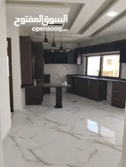  4 شقة سكنية الياسمين -عمارة القيسي - تبعد عن تاج مول دقيقتين - إيجار سنوي لعرسان جدد أو عائلة صغيرة -
