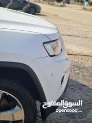  8 جيب گراند شيروكي لمتد بلص