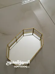  1 gold mirror decor