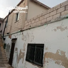  2 بيت للبيع في منطقه المخيبه التحته