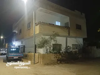 1 بيت طابقين للبيع