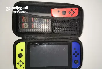  3 NINTENDO SWITCH مع 7 اشرطة  وحدة تحكم اضافي  وجميع مستلزماتها مثل في الصور  اقرأ الوصف