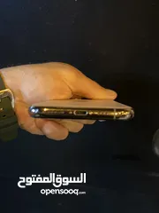  4 I phone 11pro 256GB  فاصل فيس اي دي