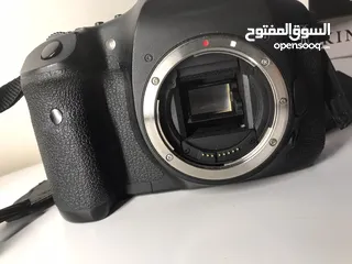  6 كاميرا كانون 7D ( canon 7D)  مع شنطة - ميموري 32 جيجا - الشاحن الأصلي - عدستها الأصلية - وصلاتها