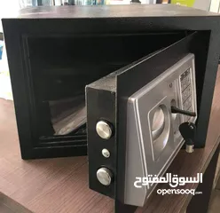  1 قاصه نقود حجم كبير 38*30*30 وزن 13 كيلو