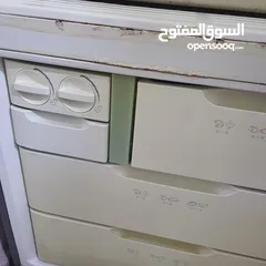  12 ثلاجة و مكنسه و تلفزيون للبيع
