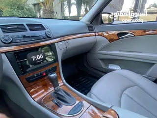  21 مرسيدس 2009 E200 بانوراما   استخدام شخصي  فل كامل وفحص كامل   وعداد قليل ((100 الف كم فقط