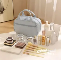  1 شنطة مكياج أنيقة وعملية