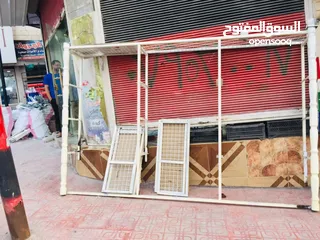  1 السلام عليكم  نصبة رفوف حديد نفصله تفصيل من الحديد الصب تصلح لجميع الاستخدامات معها رفوف ناقصها دهان