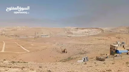  6 من المالك مباشرة 20 قطعة أراض سكنية شارع الحزام  ( المغيرات/وادي القطار )شرق عمان  مفروزة جديد للبيع