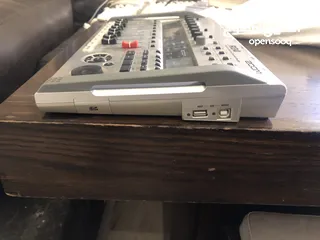  2 Zoom R24 Multitrack Recorder, mixer and drum machine