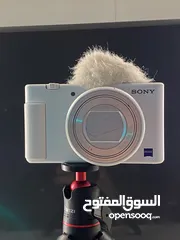  1 كاميرا سوني ZV1 للفلوقات تصوير 4K مع جميع معداتها