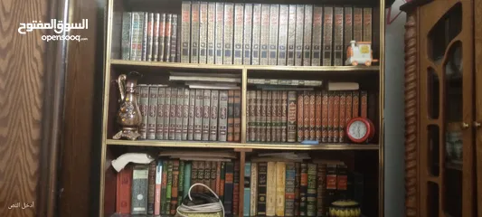  1 كتب كثيييير للبيع طبعا ما قدرت اصورهن كلهن