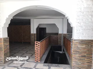  14 محل للايجار 350م في الزرقاء الجديده شارع 36 من المالك مباشره بدون خلو!!!