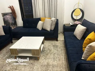  1 طقم 8 مقاعد من شهوان لم يستخدم للبيع في سعر حرق مع طاولة