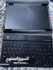  8 تابلت VIKUSHA  V-Z60 للبيع استعمال خفيف معًا الكرتونه واغراضو وكيبورد وقلم وماوس والكفالة لسا شغاله