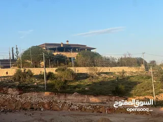  10 من المالك مباشرة ارض للبيع جرش مزرعة المجدل راس دبوس مطله على سد الملك طلال مستويه flat جميع الخدمات