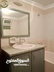  3 شقة أرضية مميزة للبيع في الرابية  - قرب كامبردج 190م مع حديقة وترسات بسعر مغري