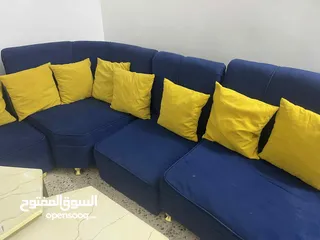  1 طقم كنب مع طاولات استخدام بسيط بحال لجديد