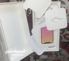  10 Fulll clean fresh iphone 11 128 gb with box and gurantee 86 battery health