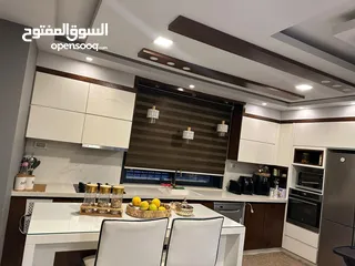  7 شقه قدس للبيع بسبب السفر