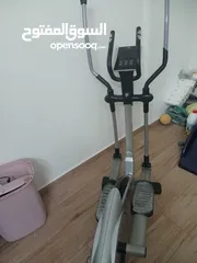  1 جهاز جري بحالة ممتازة