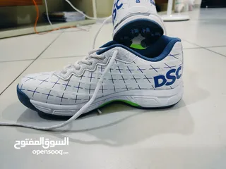  4 sports shoes DSC