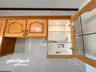  4 قطعة أرض وبيتين  ومزرعه جاهز للسكن