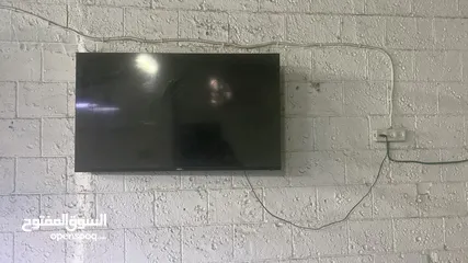  1 متوفر 3 شاشات