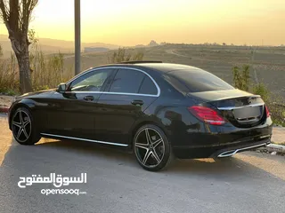  1 مرسيدس C200 بحالة ممتازة - استعمال قليل