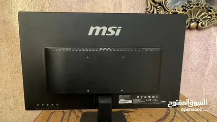  4 شاشة من شركة msi